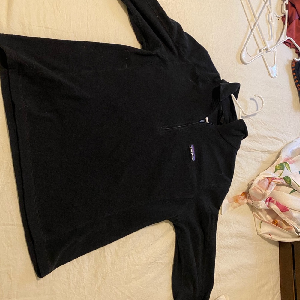 Patagonia fleece pull over Medium